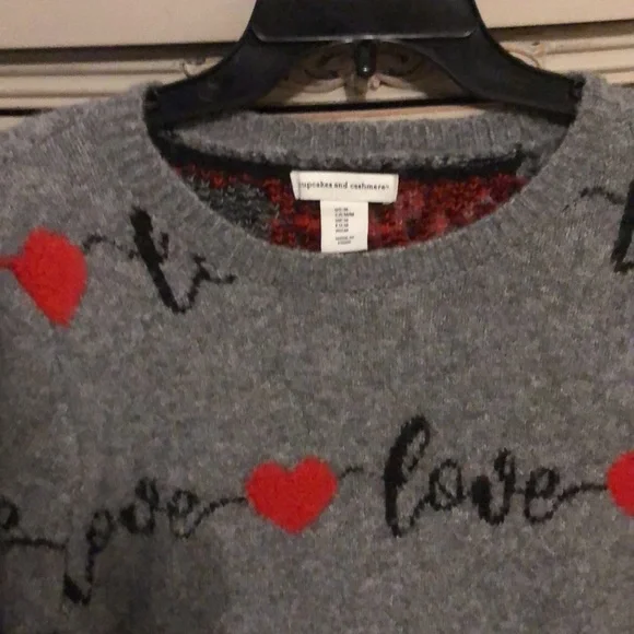 Cupcakes And Cashmere Crewneck Love ❤️ Sweater M - Picture 3 of 8